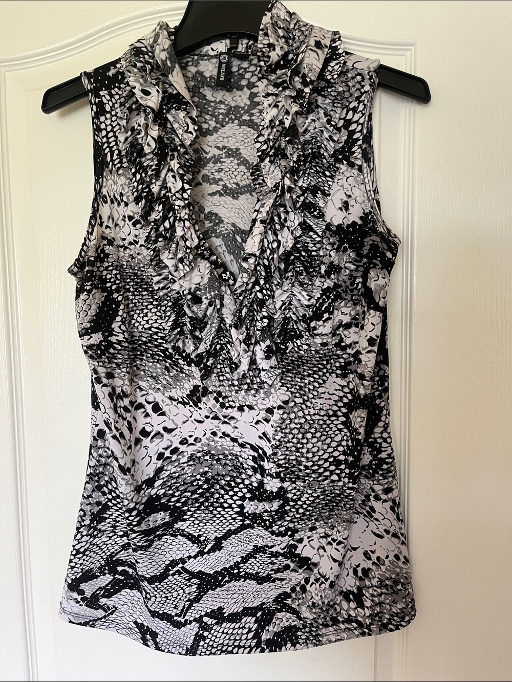Milano Black & White Ruffled V-Neck Sleeveless Camisole